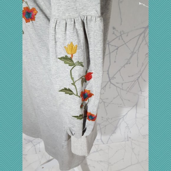 Solitaire Gray Floral Embroidered Crewneck Shift Dress - Picture 4 of 6